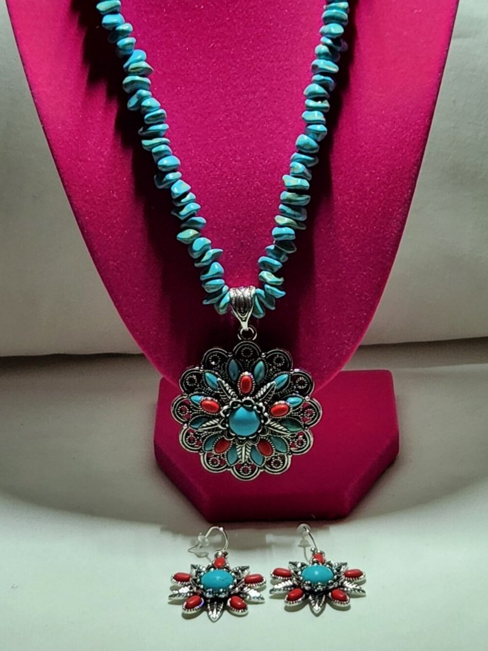 Faux turquoise necklace & earring set ornate 3D silver tone NWT